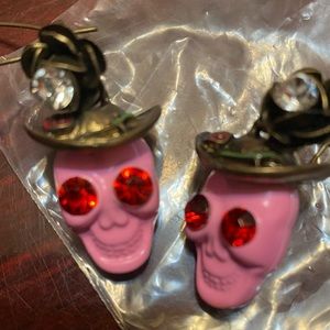 Pink skull earrings, metal head w/ red and white sequins,perfect for Halloween!